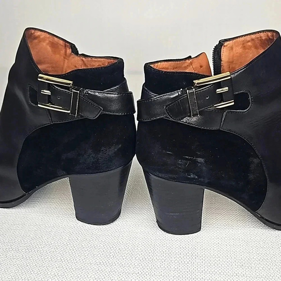 Louis et Cie Women's Black Leather Zip Up Suede Ankle Boot with Buckle Size 8.5 - Picture 16 of 16